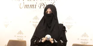 Akhirnya Muncul di Hadapan Media, Ummi Pipik Tak Mau Diwawancara Soal Sunu