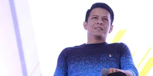 Akhirnya Terungkap Sosok Wanita Misterius yang Temani Ariel NOAH di Konser Marcell