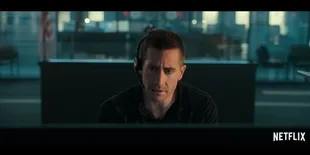 Aksi One Show Man Jake Gyllenhaal Memukau, Film &#8216;THE GUILTY&#8217; Menjadi Nomor 1 Di 91 Negara