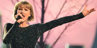 Aksi Spektakuler Taylor Swift Saat Nyanyi 'OOTW' di Grammy 2016