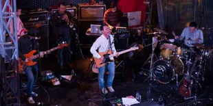 Aksi Teaterikal Temani Konser Pandai Besi