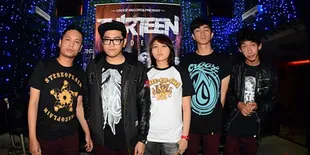 Aksi Thirteen Guncang Hyper Wave Festival 2013