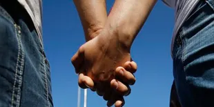 Aktor-aktor Ini Pernah Jadi Gay Dalam Filmnya, Siapa Saja?