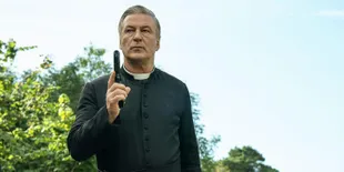 Aktor Alec Baldwin Tak Sengaja Menewaskan Kru Film dengan Senjata Api Saat Sedang Syuting