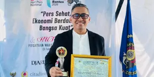 Aktor Chandra Wahyu 'TENDANGAN SI MADUN' Dapat Penghargaan di Bidang Kesehatan Masyarakat