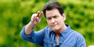 Aktor Gaek Charlie Sheen Dikabarkan Positif Mengidap HIV