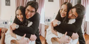 Al Ghazali &#38; Alyssa Daguise Resmi Balikan, Rayakan Anniversary ke-4 Sampai Pamer Foto Mesra