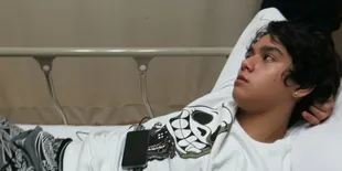 Al Ghazali di IGD, Ahmad Dhani Malah Sibuk Dengan Uban di Jenggot