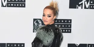 Album Baru, Rita Ora Isyaratkan Kolaborasi Dengan Charli XCX?