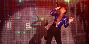 Alicia Keys Gandeng Anaknya di Konser Jakarta