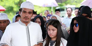 Almarhum Ayah Rina Gunawan Dikenal Ringan Tangan Sebelum Wafat