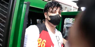 Ammar Zoni Jalani Sidang Perdana, Irish Bella Berhalangan Hadir