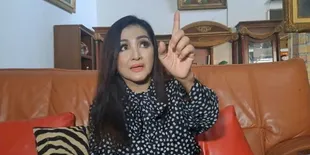 Anak Artis Machica Mochtar Ditangkap Usai Ikut Demo, Ternyata Jadi Pengacara di Kantor LBH - Sudah Bebas