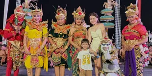 Anak Nathalie Holscher Adzam Tuai Pujian, Keberaniannya Jadi Sorotan Saat Dipanggil Langsung Anoman di Tari Kecak