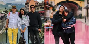 Anak Sulung Wisuda, Tommy Soeharto dan Tata Cahyani Foto Bersama