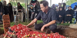 Andhika Pratama Kenang Sosok Ibu Mertua yang Jadi Panutan, Ibu Kedua Sejak Merantau &#38; Kenal Ussy Sulistiawaty