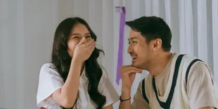 Andien Rilis Single 'Ujung-Ujungnya Kamu', Hanggini dan Suami Jadi Model MV