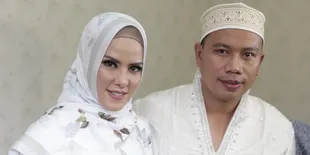 Angel Lelga Coba Pertahankan Rumah Tangga Walau Sudah Hapus Foto Vicky