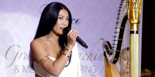 Anggun C Sasmi Luncurkan Parfum Grace