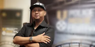 Anggy Umbara Sutradarai Film 'SUZZANNA: BERNAPAS DALAM KUBUR'