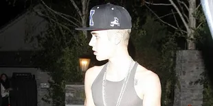 Apa Kira-Kira Nama Model Pakaian Aneh Justin Bieber Ini?
