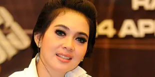 Apa Tradisi Syahrini Ketika Berlebaran?