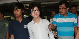 AQJ Disidang, Ahmad Dhani Mengeluh