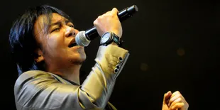 Ari Lasso Larang Penonton Kelas Festival Bernyanyi