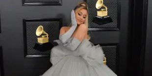 Ariana Grande dan Dalton Gomez Resmi Tunangan, Pamer Cincin Berlian Besar di Instagram