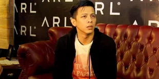 Ariel NOAH Puas Pakai Sepatu Bikinannya Sendiri!