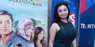 Ariel Tatum Kena Hujat Karena Foto Merokok, Begini Jawabannya
