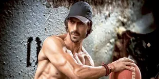 Arjun Rampal Tampil Seksi di Iklan Kondom