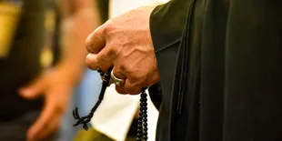 Arti Al Ikhlas 1 - 4 Beserta Makna dan Keutamaan untuk Diamalkan