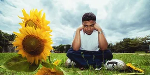 Arti dan Makna Lagu Gala Bunga Matahari - Sal Priadi, Tentang Kerinduan Abadi untuk yang Telah Pergi