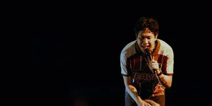 Arti dan Makna Lagu Semua Lagu Cinta Terdengar Sama yang Menggambarkan Jenuh dalam Romansa