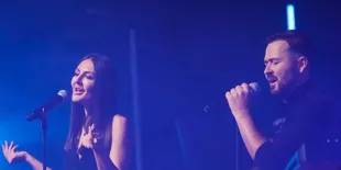 Arti dan Makna Lagu Stereo Love, Ketika Cinta Bertahan di Tengah Luka