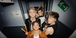 Arti Makna SOMEBODY TO YOU - The Vamps ft. Demi Lovato, Kisahkan tentang Kerinduan untuk Menjadi Sosok yang Berarti