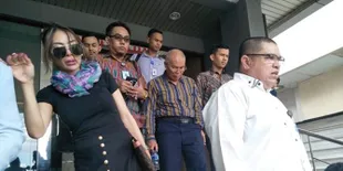 Artis Gusti Rosalina Laporkan Eks Sekjen NasDem Atas Dugaan Penganiayaan