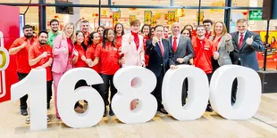 AS Watson Rayakan Pembukaan Toko ke-16.800, Perkuat Posisi Sebagai Peritel Kesehatan dan Kecantikan di Dunia