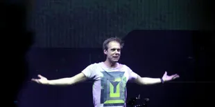 ASOT 650 Sukses Bikin Penonton 'Gerah'