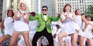 Asyik Joget Gangnam Style, Panggung Mendadak Roboh!