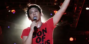 Asyik Manggung, Mendadak Ariel NOAH Diserbu Fans