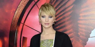 Asyik Ngobrol, Jennifer Lawrence Nyaris Kehilangan Perhiasan