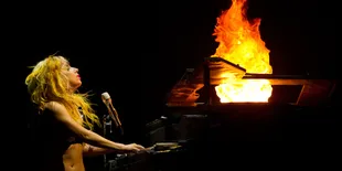 [Audio] Lady Gaga Bocorkan Teaser Lagu Misterius