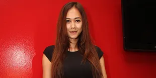 Aura Kasih Bikin Kue Lebaran Sendiri