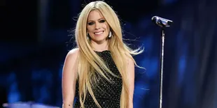 Avril Lavigne Ungkap Album Barunya Sebagai Perjalanan Tak Terduga &#38; Emosional