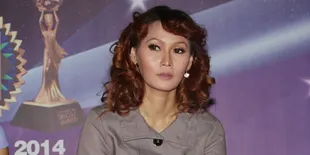 Aw, Inul Daratista Kini Jadi 'Bodyguard' Menteri Susi?