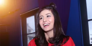 Awkarin Tantang Generasi Muda Yang Lupa Cara Jadi Makhluk Sosial