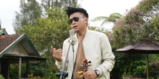 Aya Ibrahim Beri Pesan Penyemangat Untuk Kamu Yang Ditinggal Nikah Oleh Mantan Lewat 'Mengapa Engkau Pergi',