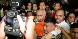 Ayah Velove Vexia, OC Kaligis Ditangkap KPK Atas Tuduhan Suap